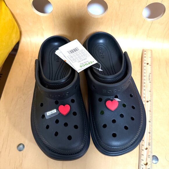 New CROCS Black Stomp Clogs High Platform Chunky With Red Heart Jibbitz M 7 W 9 - Picture 12 of 14